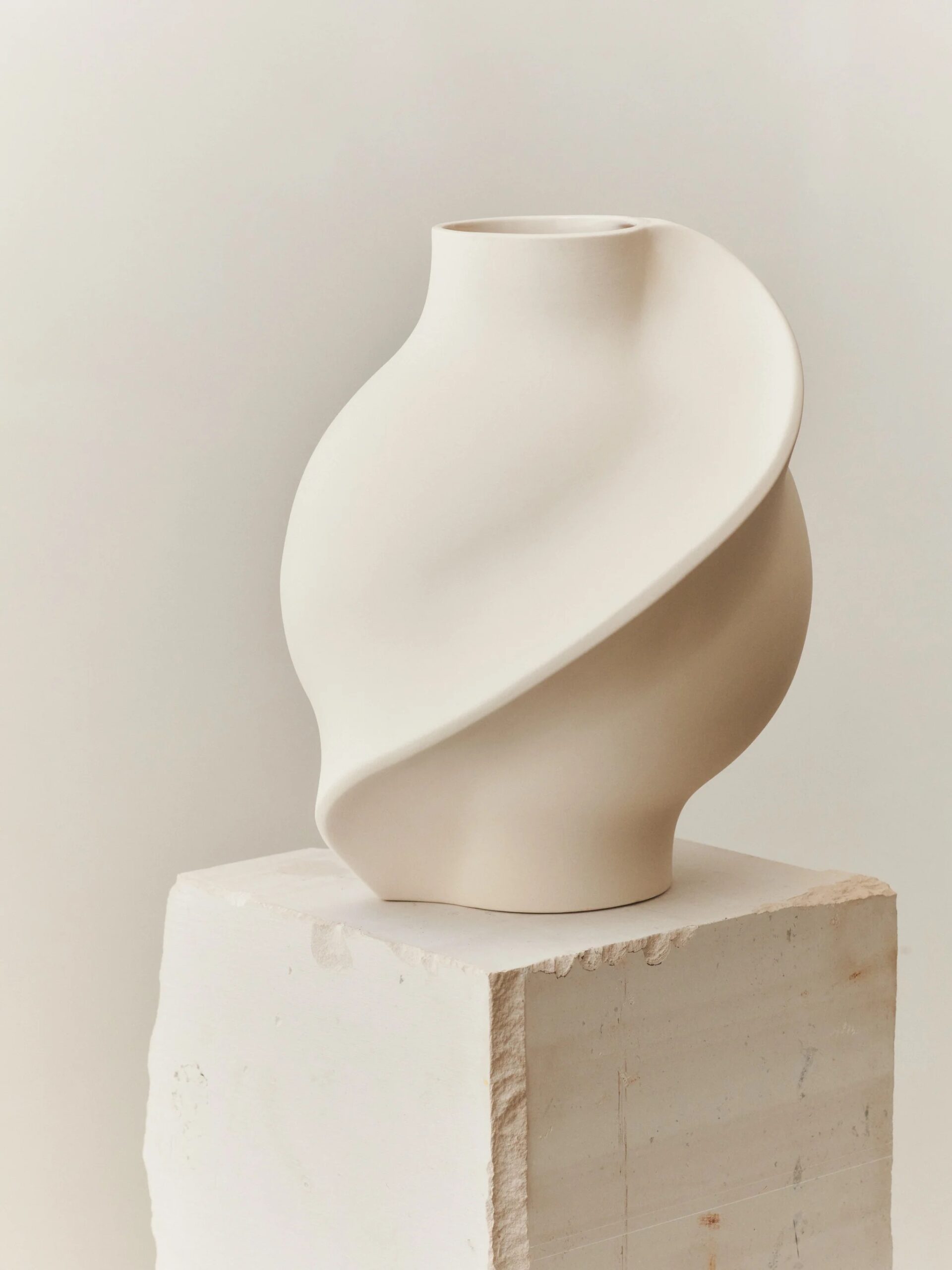 Louise Roe Pirout Vase 02